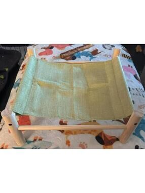 6" by 6" Small Animal Bed